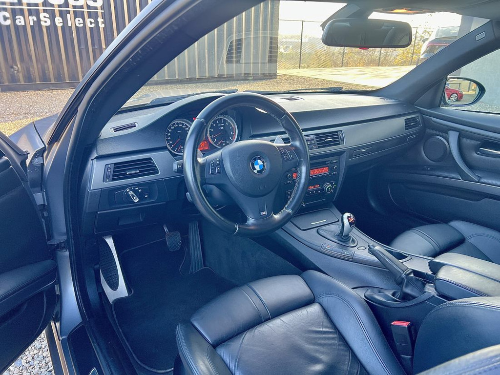 49576419-2.jpg