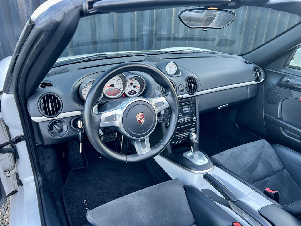 51510926-2.jpg
