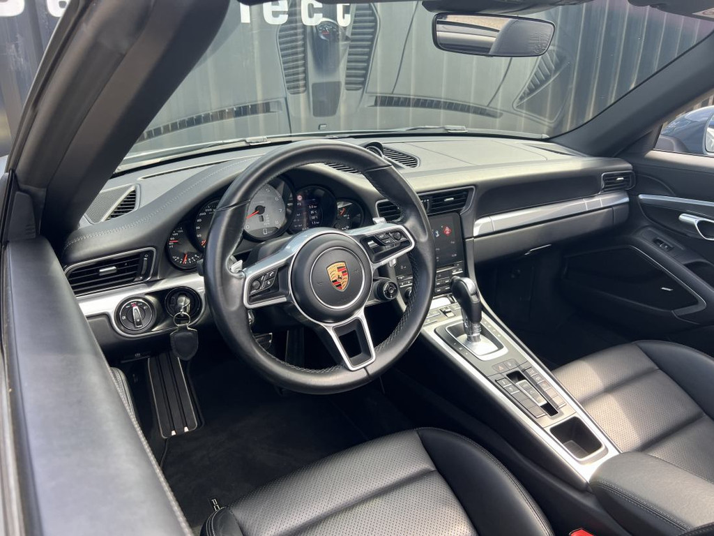 54814451-2.jpg